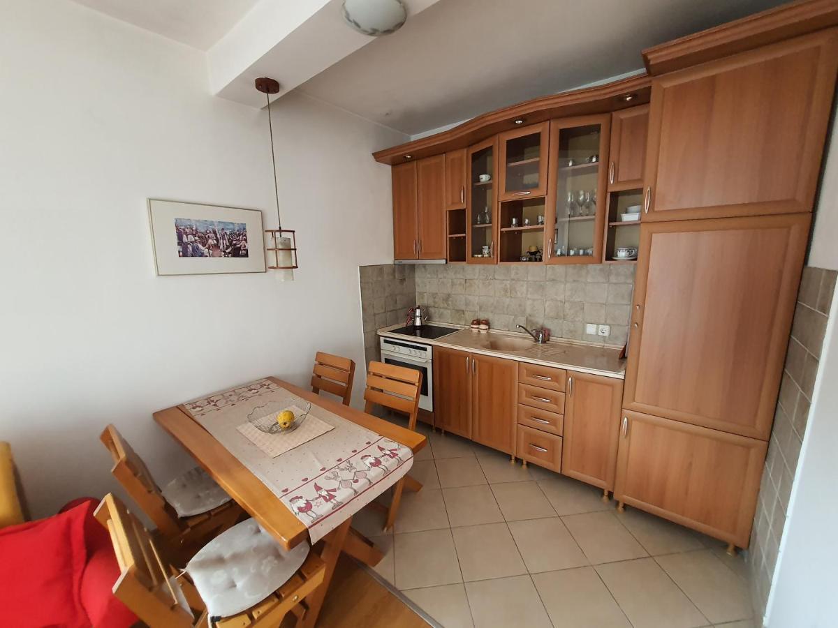 Zogu Apartments - City View พริสตีนา ภายนอก รูปภาพ